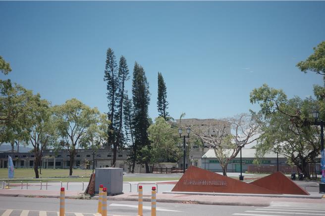 花蓮菸葉廠舊址閒置20餘年，經縣府爭取花東永續發展基金6700萬元挹注，活化並轉型為「花蓮縣運動休閒公園」，整體工程於今年6月竣工啟用。（羅亦晽攝）