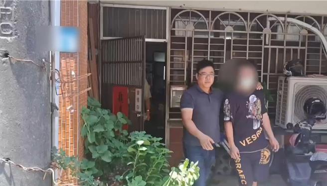 许嫌遭警方查缉到案。（警方提供）