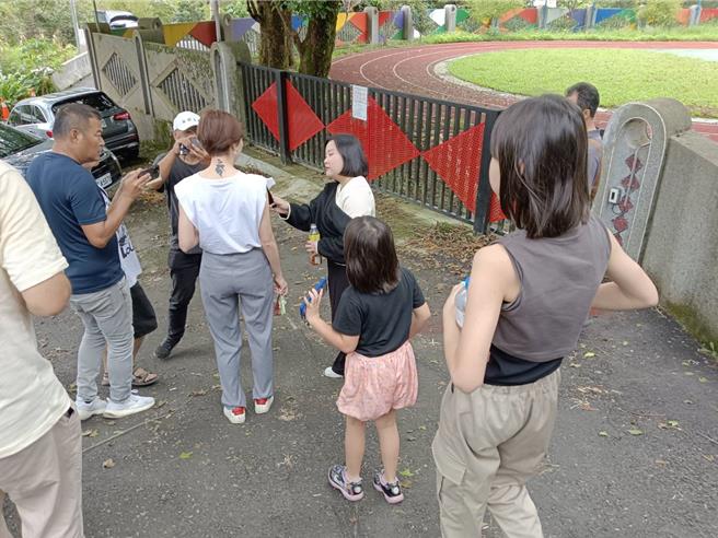 尖石夏令营活动溯溪酿一名女学生溺毙意外，其他团员家长不满业者应变能力差。（邱立雅摄）