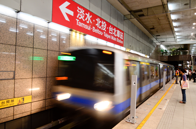 北捷证实有列车传出烧焦味，延误时间约2分钟。（示意图：shutterstock／达志）