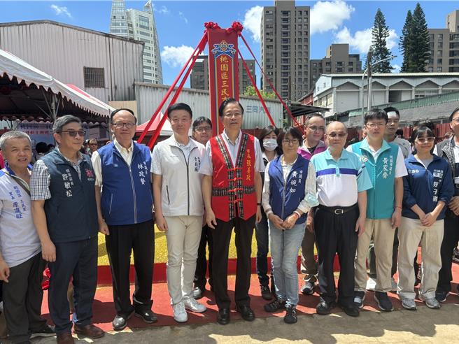 桃園市三民市民活動中心因原建物老舊已不符現今耐震規範，且有違建情形，市府編列預算改建，卻歷經7次流標，營建物價飆漲近2倍，最終市府追加預算以7415萬發包，於1日動土。(廖姮玥攝)