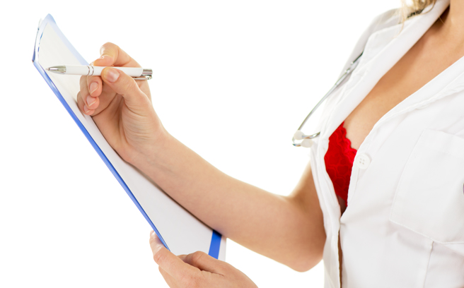 大陸有間醫院2名50多歲醫師，疑因同時愛上1名20多歲護理師，2人在院內互毆，導致其中1人住進自家醫院ICU。（示意圖：shutterstock／達志）