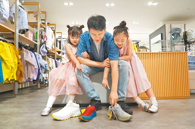 台中大遠百歡迎大家一起逛街玩樂，共享親子時光。（遠百提供）