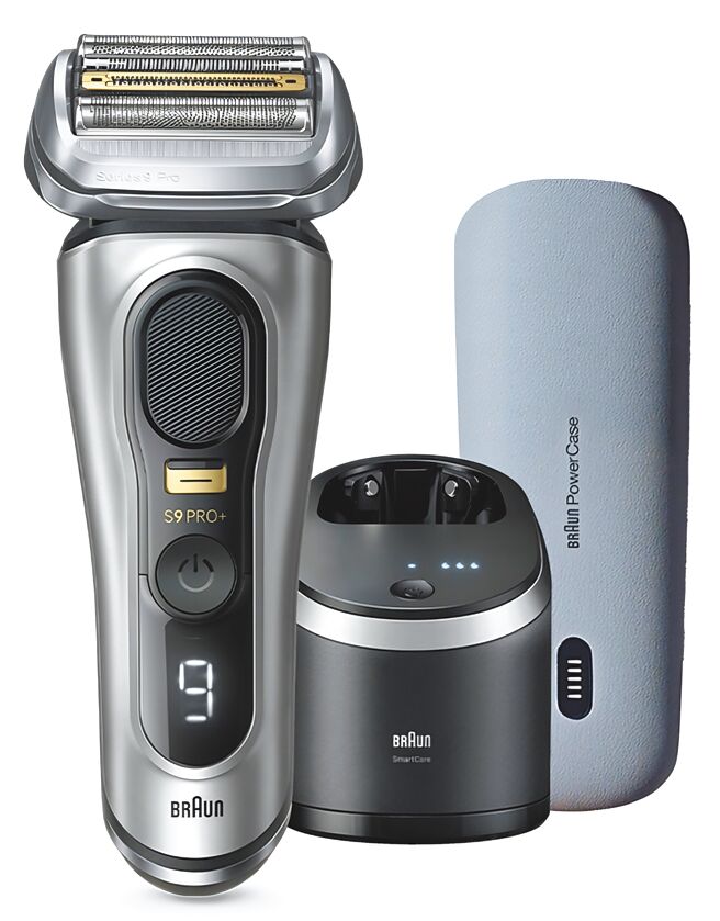 遠百板橋中山BRAUN 9系列 PRO PLUS諧震音波電鬍刀，售價3萬5888元、特價2萬5888元，加贈市值1萬5900元Dyson SV25 V8 ORIGIN吸塵器。（遠百提供）