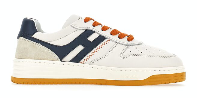 遠百信義A13 HOGAN H630燕麥白與深藍拼接皮革男女同款休閒鞋，推薦價2萬1000元。（遠百提供）
