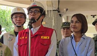 許智傑掛同框看板鬆口選市長  陳其邁認了雄中同學：從小就是學霸