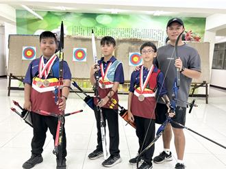 新手教練帶領不到2年 屏東建國國小射箭隊首赴國際賽即奪牌