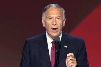 日本製鐵請美前國務卿蓬佩奧任顧問 盼完成收購美鋼