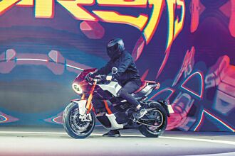 4大跨世代旗艦車款亮相