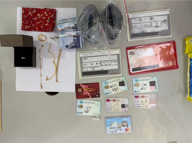 蔡男侵入民宅偷竊，警方查扣所偷贓物。（三重警分局提供）