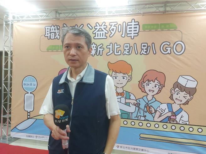 新北市劳工局长陈瑞嘉（如图）2日出席活动。（张铠乙摄）