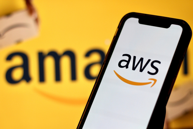 亞馬遜第3季財測展望保守，盤後股價重挫7%。（示意圖/達志影像/shutterstock）
