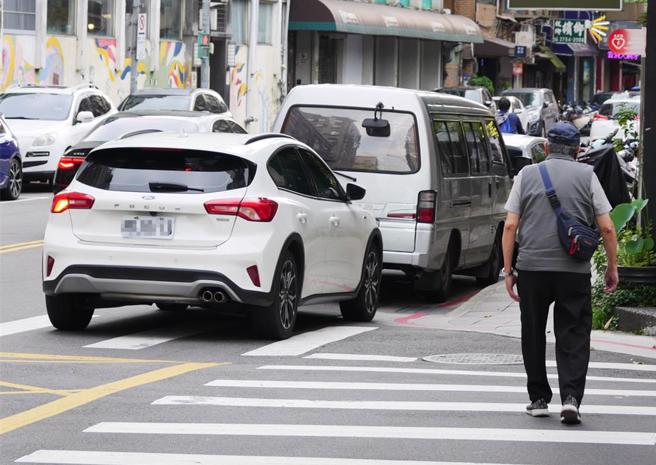 交通部長李孟諺2日表示，《道路交通管理處罰條例》新制6月底上路，雖民眾檢舉案件減少，但總舉發案件數有增加，強調執法沒減弱。（本報資料照片）