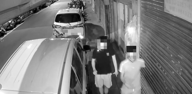 張姓民眾在廈門街81巷的住家附近多次遭到嫌疑人暴力襲擊。（翻攝畫面）