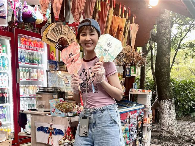 曾沛慈趁工作空檔當觀光客。（華研國際提供）