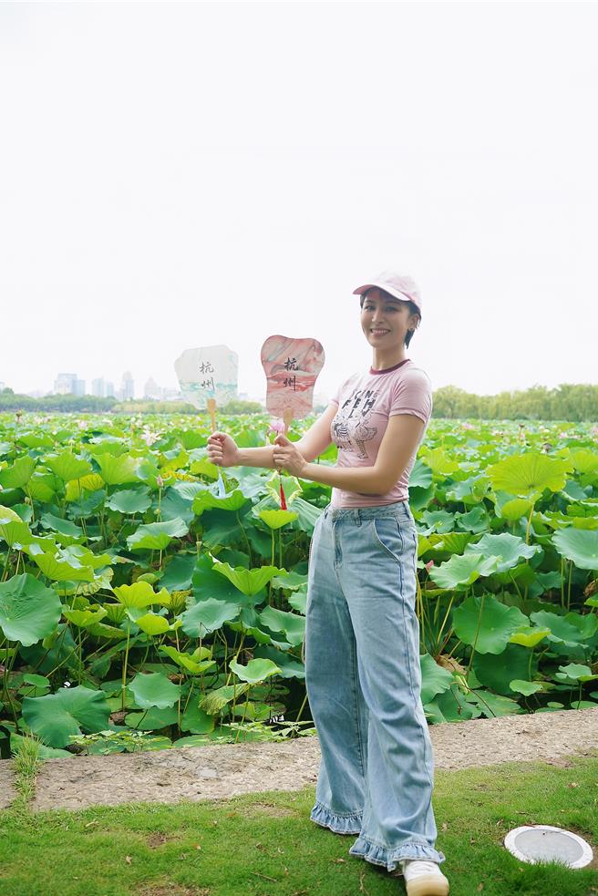 曾沛慈趁工作空檔當觀光客。（華研國際提供）