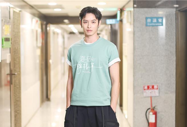 曾擔任棒球選手的曹佑寧認為相較於演員，運動員更難調適輸贏的心態。（陳俊吉攝）