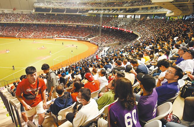 今年國慶晚會預計將在台北大巨蛋舉辦，台北市長蔣萬安1日強調，一定要符合安全標準才會舉辦非體育賽事。（本報資料照片）