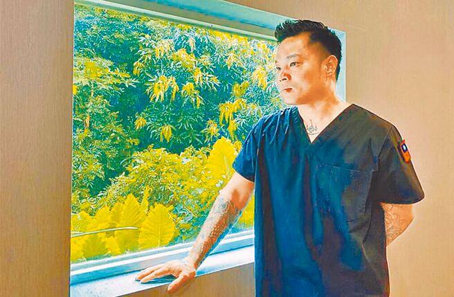 前76行者召集人陳修將2021年打死女友被判刑10年10月定讞，他卻棄保潛逃，檢方將發布通緝。（本報資料照片）