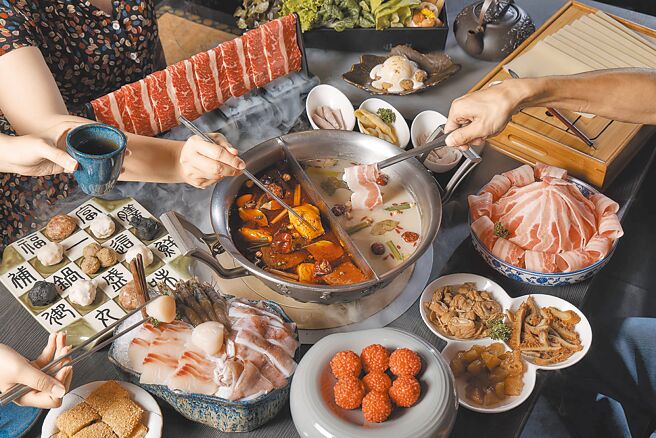 這一鍋推「紳士型男月」平日優惠活動，男士憑出生年次即可享對應折扣。（這一鍋餐飲集團提供）