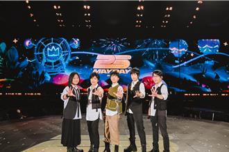 53歲光良秀超狂腹肌　五月天怪獸也掀衣阿信當場吃醋了