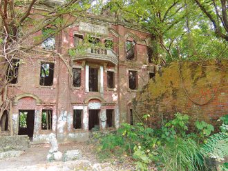 鬼門即將大開！嘉義民雄鬼屋上網拍賣 天價曝光