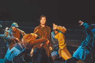 鄭伊健出道37年攻雄蛋開唱