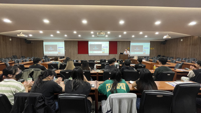 全校建構的AI科技優勢環境，以及與台灣微軟、Nvidia、Google、中華電信、台灣智園、漢翔航空等企業密切合作下，陸續將一流硬體與師資導入大數據微學程計畫。(照片/東海大學提供)