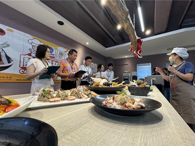 基隆區漁會3日上午舉行全國「廚神料理爭霸戰」總決賽，透過這場比賽推廣國內的食魚教育及國產在地海鮮。（張志康攝）