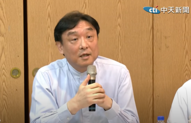 中华民国宪法协会、台湾行政法学会、国家政策研究基金会2日举办「宪法法庭裁判后—国会职权的困境与未来」论坛，东吴大学法律系教授李念祖发表演讲。 （取自中天电视）