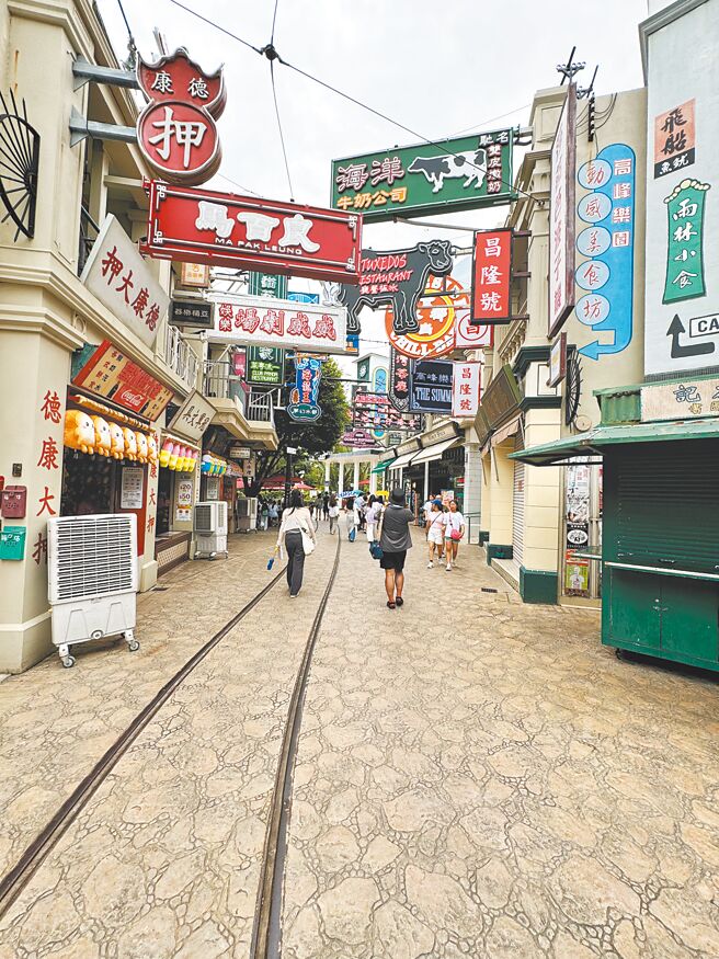 「香港老大街」讓人沉浸於充滿人情味及舊香港的浪漫情懷。（洪秀瑛攝）