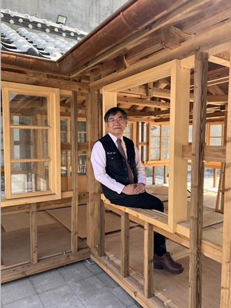 邱上嘉推動傳統工匠職能基準 是國家產學大師獎第一位人文領域得獎者