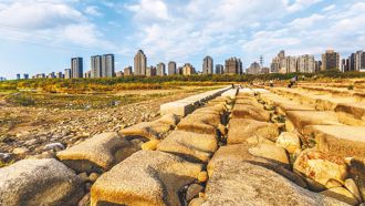 鬼門開前夕現浮屍！刺青男陳屍竹北頭前溪「網美打卡點」 