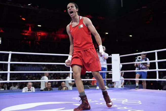 阿尔及利亚拳击女将凯利夫勇闯准决赛。（美联社）