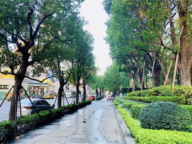 为了让民眾了解高雄市都市设计的重要性，高雄市都发局透过「都设小学堂」，以浅显易懂的方式，向市民解说都市设计的重要性。（高市都发局提供／杨舒婷高雄传真）