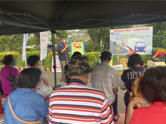 桃警也持续分龄分眾宣导，今年来配合相关路权机关办理370场宣导场次，约2.5万人参与，透过图像、影片及网路社群等多媒体宣导，达到加乘效果。(交大提供／蔡依珍桃园传真)