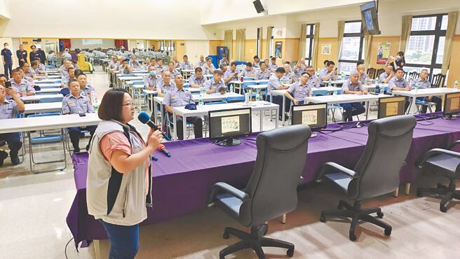 新北市目前有2842位民防人员、平均年龄54岁，40岁以下民防人员361人、占比1成2。（新北市警察局提供／陈慰慈新北传）