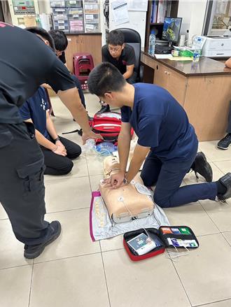 新北消防局邀實習生參加CPR教學 盼提升救護品質
