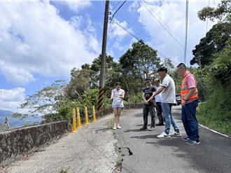 新北坪林产业道路路基掏空 工务局称没经费补助挨批