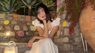 Lisa中空大膽解放！僅「1塊布料」羞遮上圍　洩不科學腰身曲線