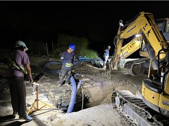 台南鹽水晚間突停水 居民罵翻「不是大淹水，就是沒水用！」