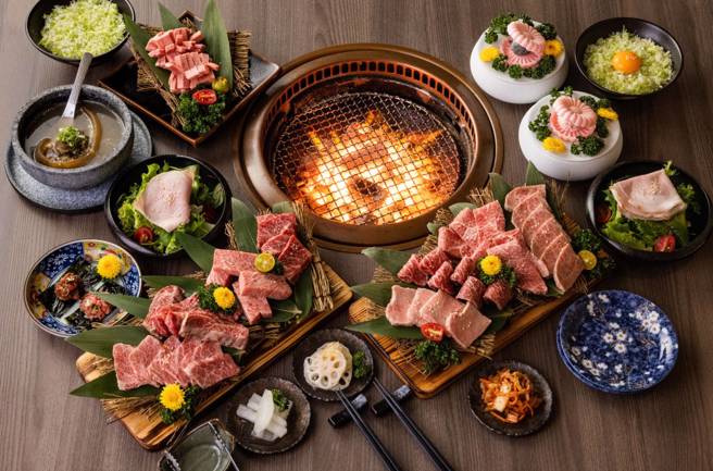 民眾不用出國就可以一次品嘗日本飛驒、近江、宮崎各區頂級和牛，堪稱夢幻逸品燒肉店。（一牛楽提供）