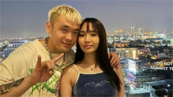 陈彦文与陈芳语2022年5月认爱。（图／翻摄自IG @drummerevanchen12629）