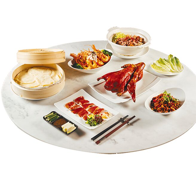 遠東Garden City潮美食公園，大巨星港式飲茶餐酒館父親節一起吃粵菜，桌菜6800元起（需提前預約）。（SOGO提供）飲酒過量 有害健康