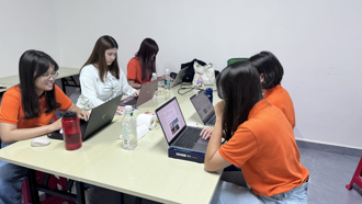 芒果要的就是你实习生  上岗《时光音乐会》 出谋策划挖创意