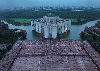 革命後的孟加拉怎麼辦？學生拒絕軍政府 希望諾貝爾獎得主出面