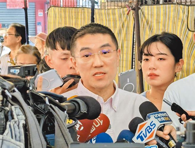 基隆市選委會5日公布，對基隆市長謝國樑（中）罷免案寄出1441份查對查詢單，並非先前傳聞的2.5萬份。（本報資料照片）