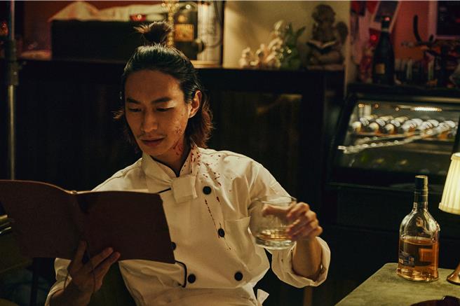 黃河飾演恐怖五星主廚。（CATCHPLAY＋提供）