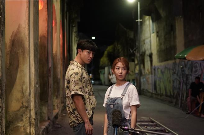 《流氓驅魔師》由郭書瑤（右）和宗子杰主演。（威視提供）