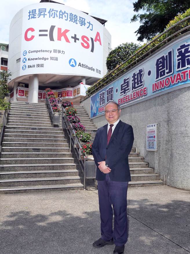 龍華科大校長葛自祥致力推動產學鏈結，提升學子職場競爭力。(照片/龍華科技大學提供)